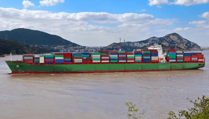 若一连绕行红海，集装箱船公司需再投入40万标箱运力